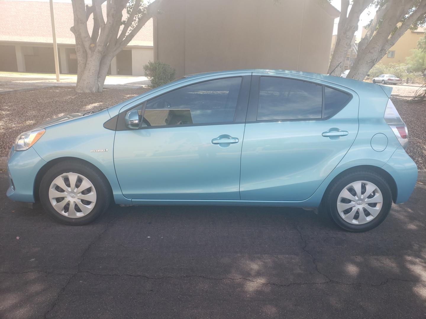 2013 Toyota Prius c C (JTDKDTB36D1) with an 1.5L L4 16V DOHC TURBO engine, Continuously Variable Transmission transmission, located at 323 E Dunlap Ave., Phoenix, AZ, 85020, (602) 331-9000, 33.567677, -112.069000 - 2013 Toyota Prius C,..... EXCELLENT condition, A Real Must See!!.... No accidents, Power everything, Ice cold ac, Stereo/CD player, bluetooth, phone sync, Clean black and gray interior with gray cloth seats in near perfect condition, power windows, power door locks, clean Arizona title, Runs and Dri - Photo#6